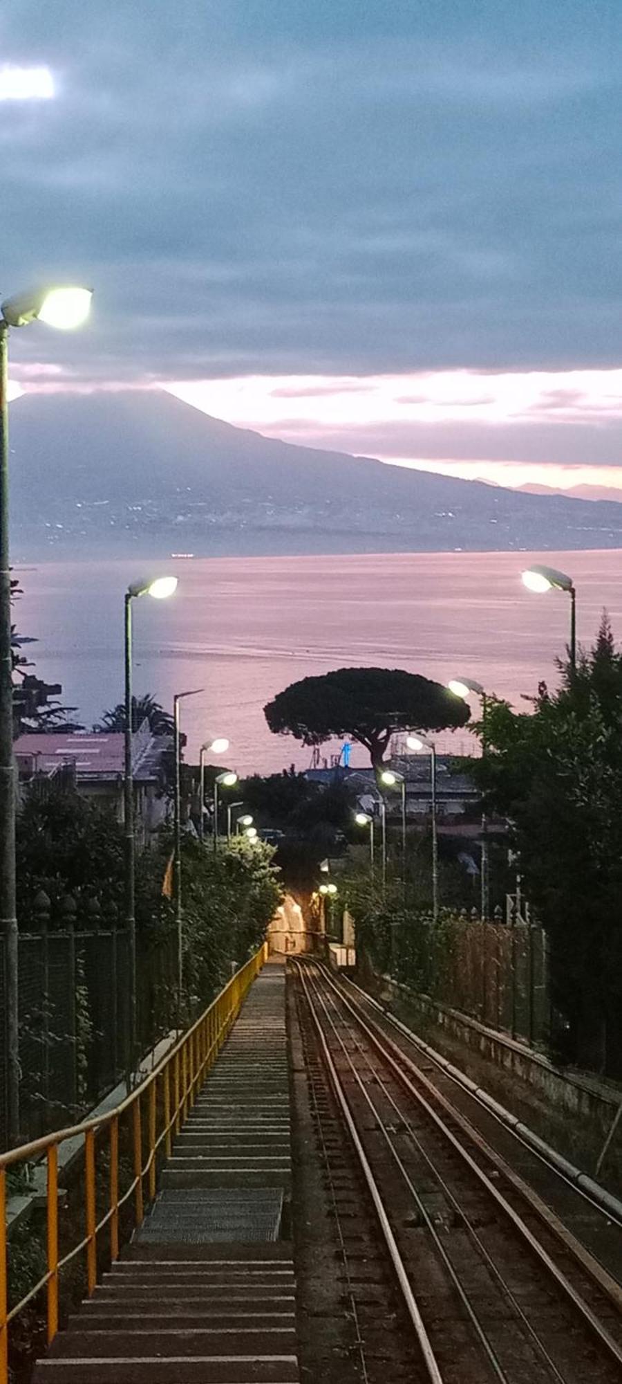 ホテル La Dimora Di Toto ナポリ エクステリア 写真